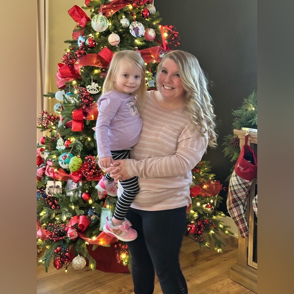 Meet your Posher, Jessica - Picture 3 of 4